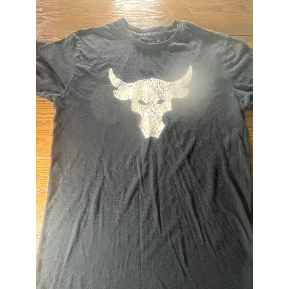 Under Armour Project Rock Men Small Black Bull White Distressed Logo T-Shirt